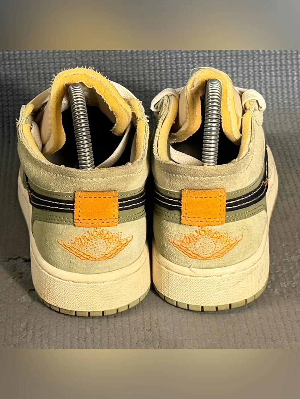 Nike Air Jordan 1 Low SE Craft Sky J Light Olive Shoes Sz 4.5Y Sz 6 Women